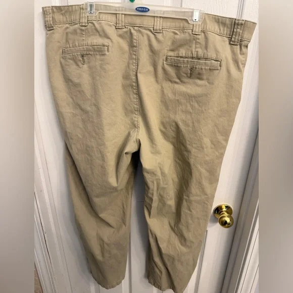 Amazon Essentials Khaki Pants - Picture 2 of 4